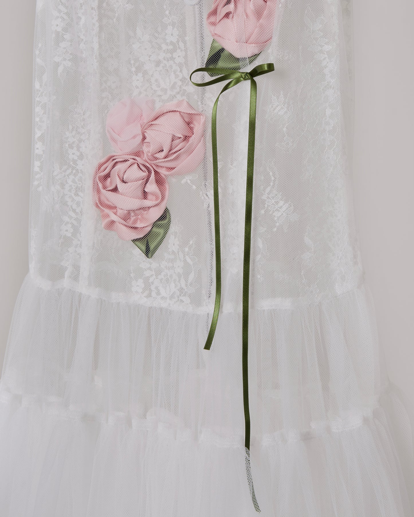 Tulle dress of “Roses in the Painting”