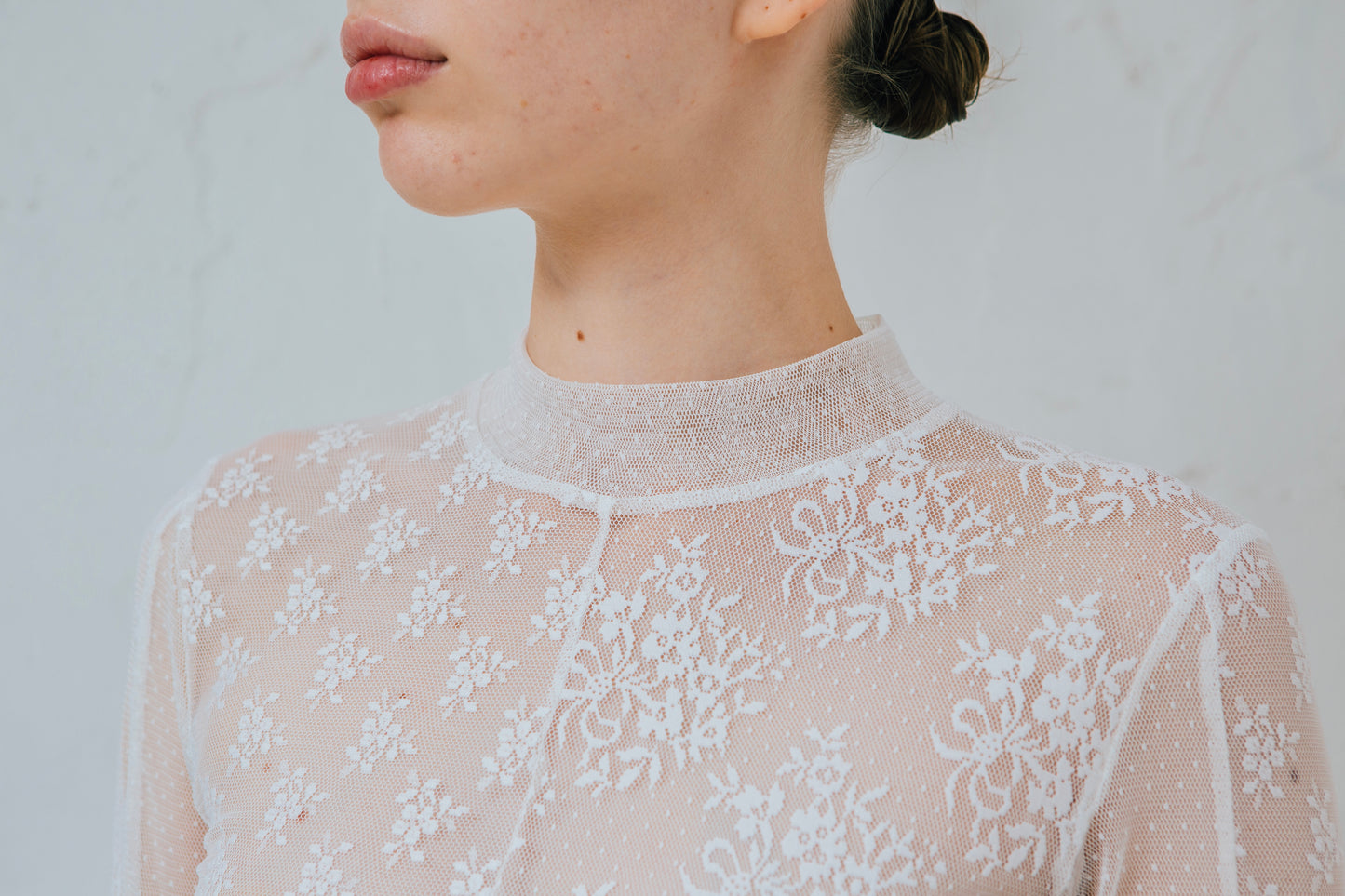 Turtle Neck Lace Patchwork Tops(White)