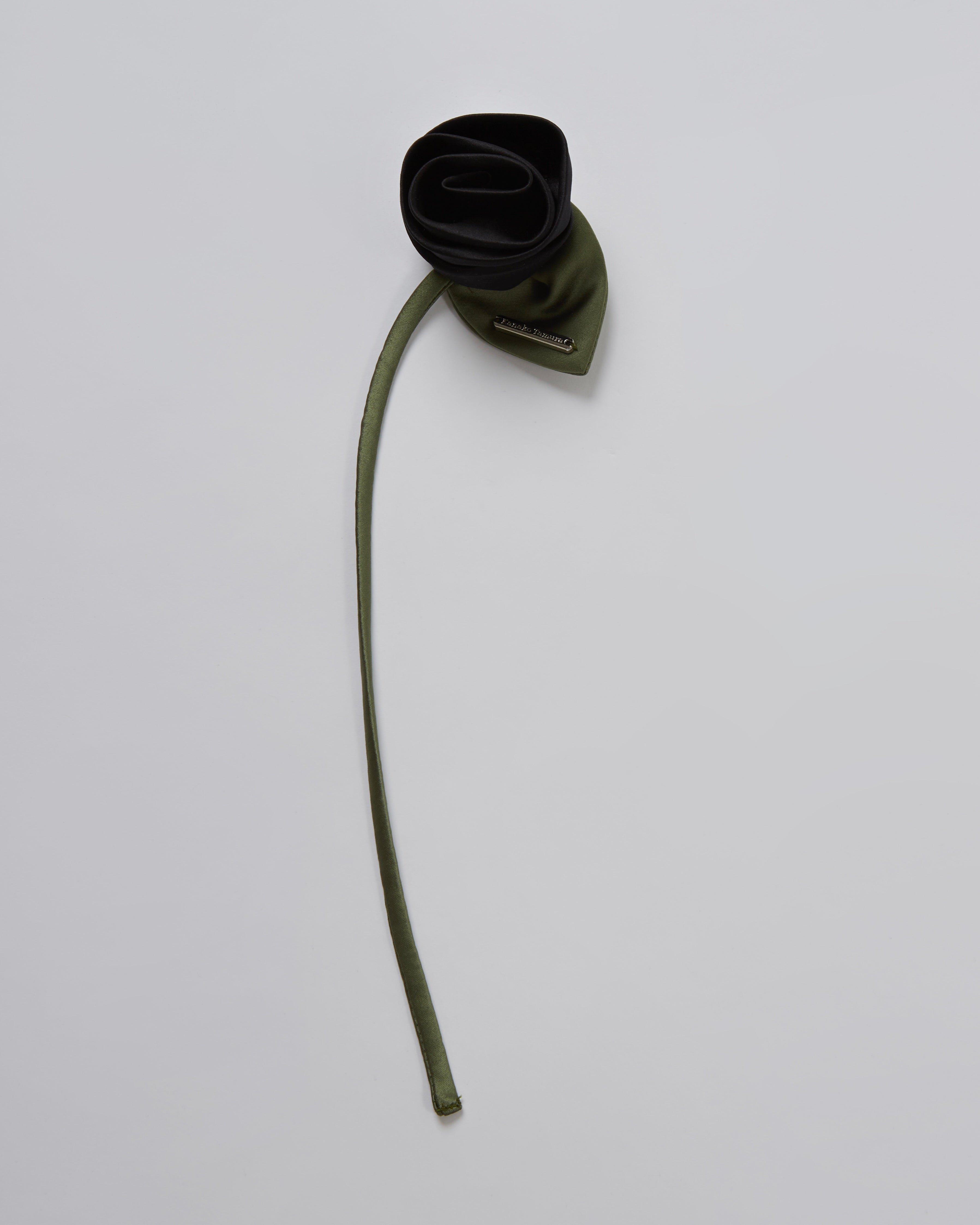 Satin Rose Brooch(Black) – Kanako Tamura