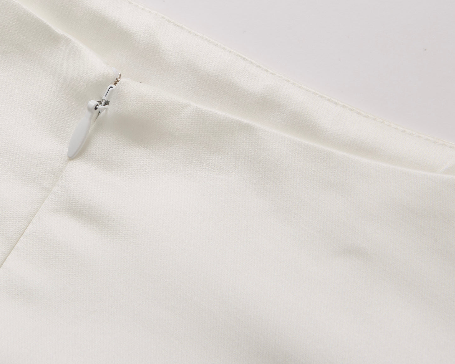 Satin Scalloped-Hem Gathered Skirt(Black)