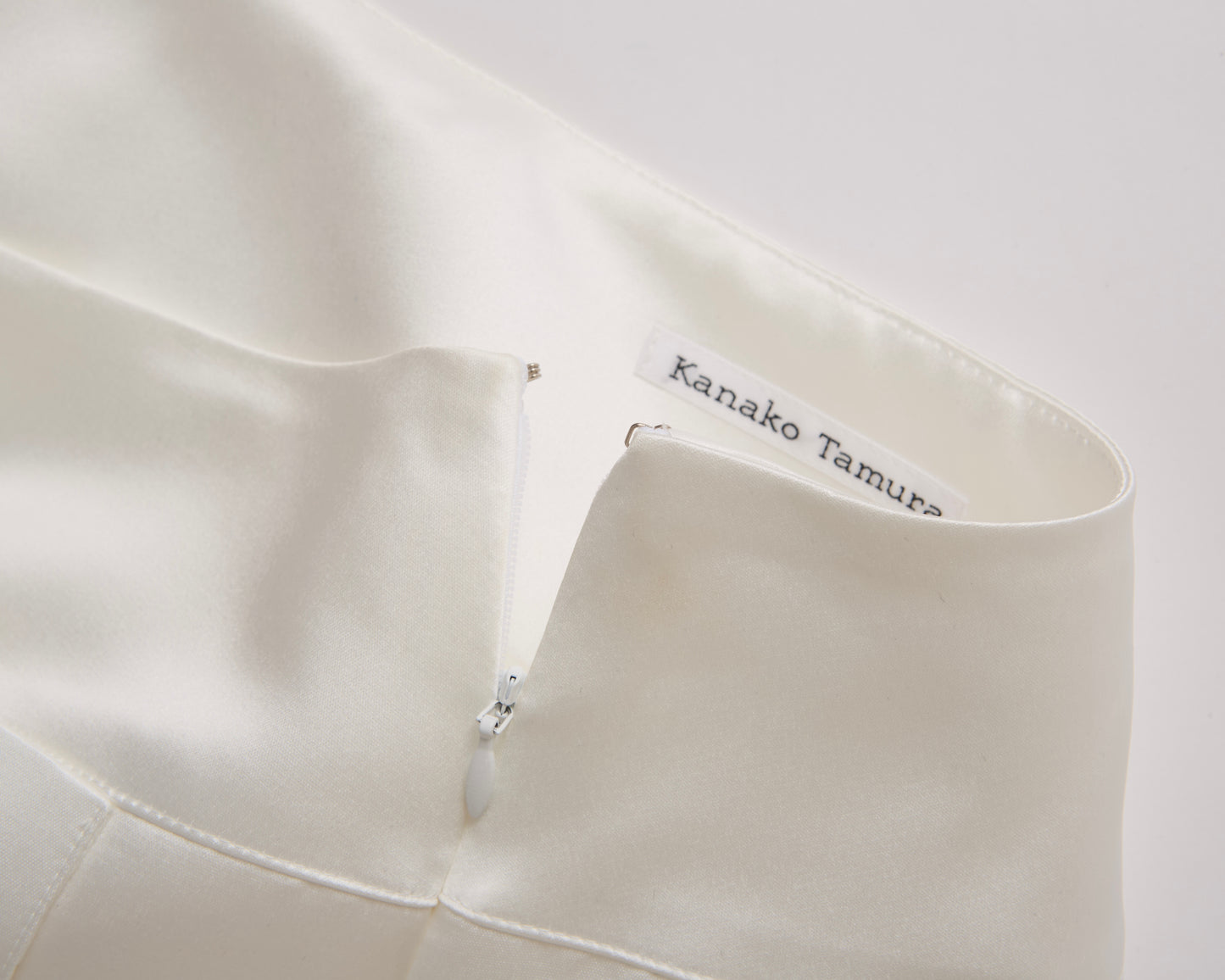 Satin Scalloped-Hem Mini Skirt(Beige)