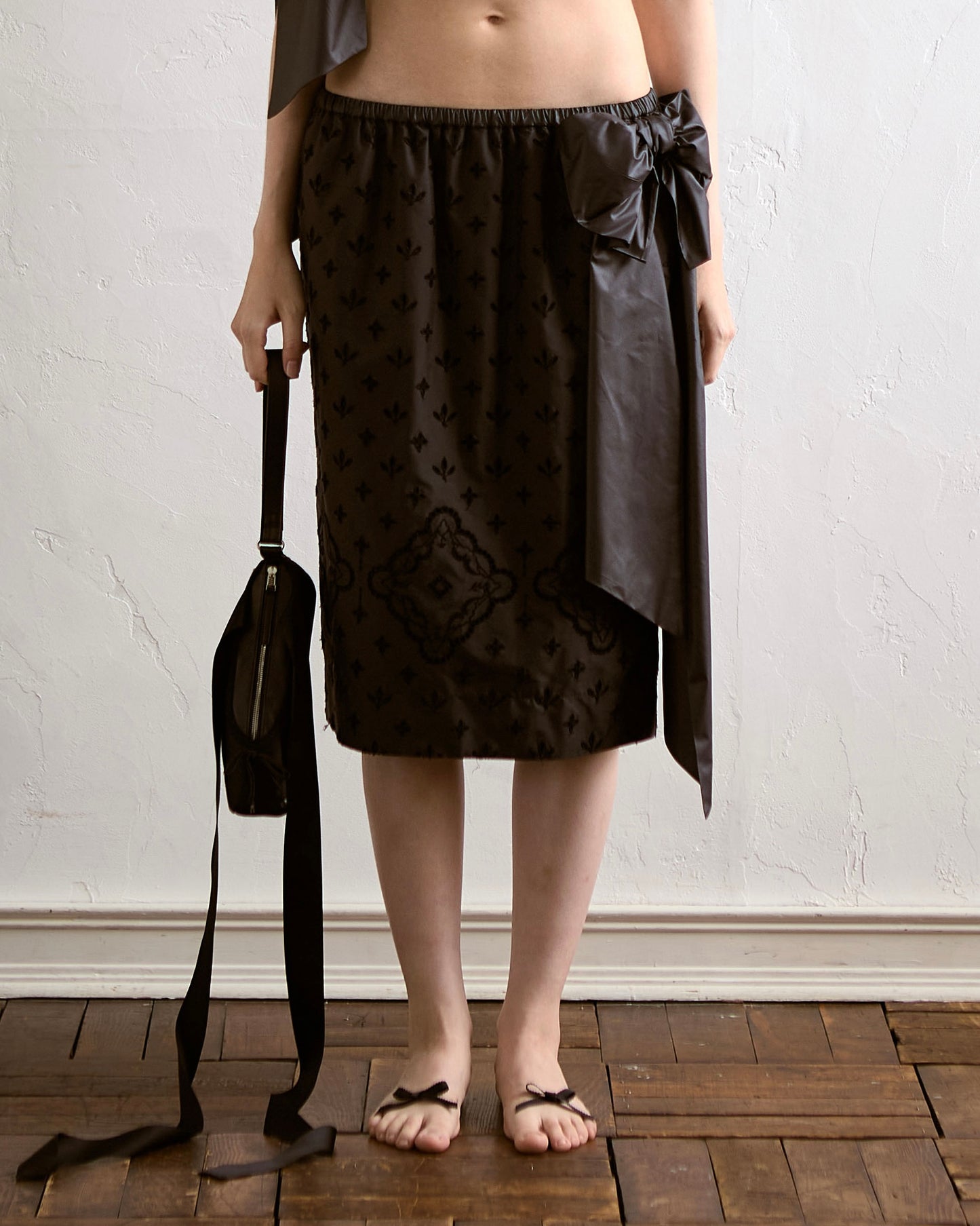 Taffeta Eyelet Lace Tight Skirt(Black)